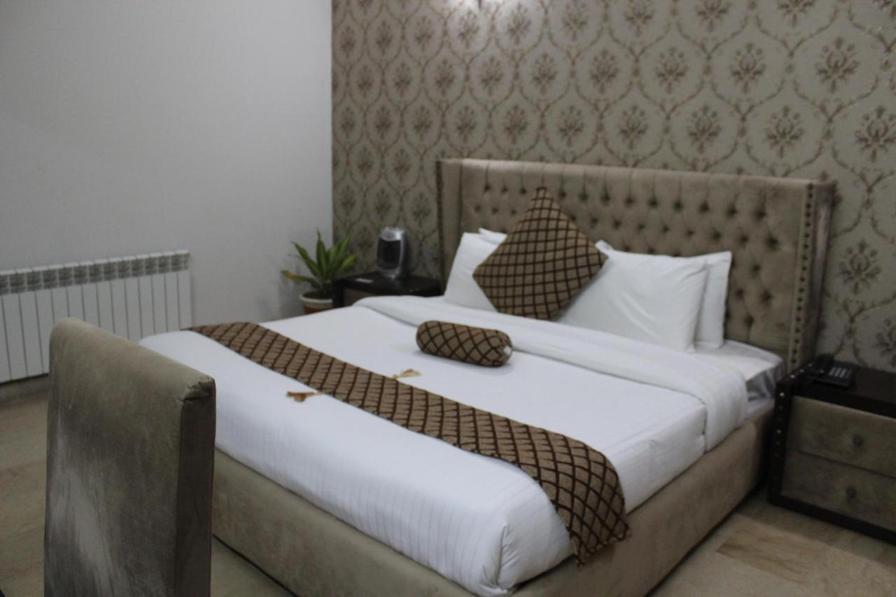 Royal Luxus Guest House Islamabad Eksteriør billede